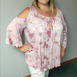 💥Plus Size Cold Shoulder Top💥
